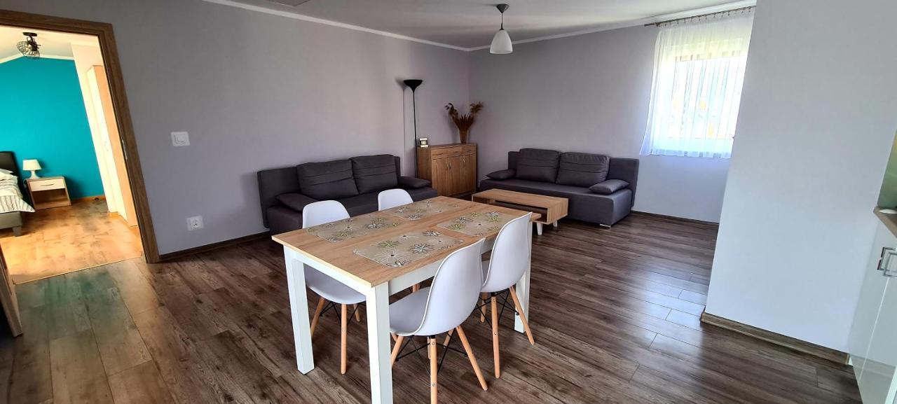 Moris Pokoje Goscinne Łeba Exterior foto